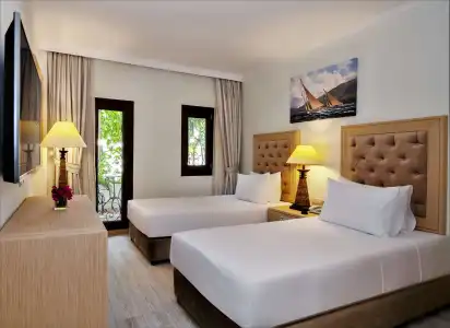 DoubleTree by Hilton Bodrum Marina Vista - 32
