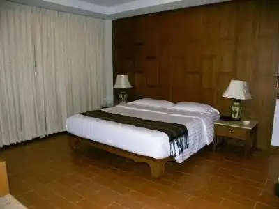 Sailom Resort Bangsaphan - 4