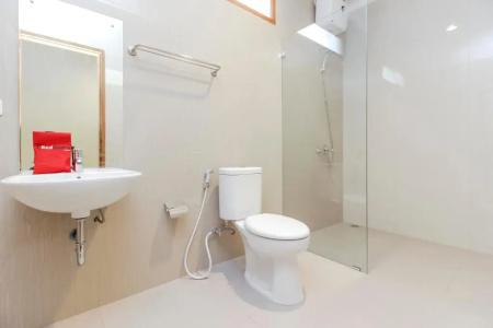 RedDoorz Premium near Ragunan Zoo 2 - 38