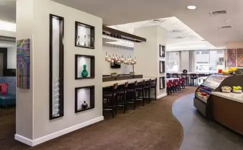 Courtyard by Marriott New York Manhattan/Times Square - 11