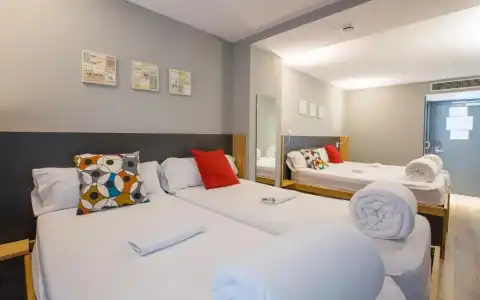 Yeah Barcelona Hostel - 52