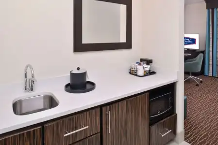 Hampton Inn & Suites Bend - 26