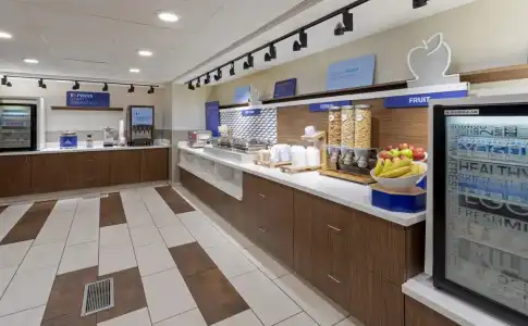 Holiday Inn Express & Suites Minneapolis – West End by IHG - 6