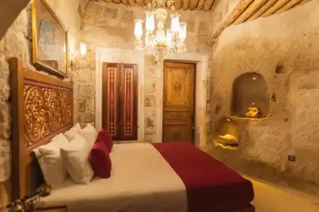 Solo Cave Suites - 160