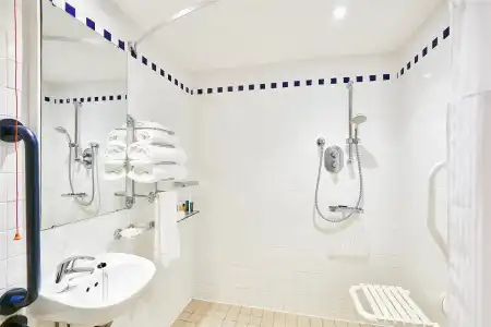 Hilton Garden Inn Bristol City Centre - 44