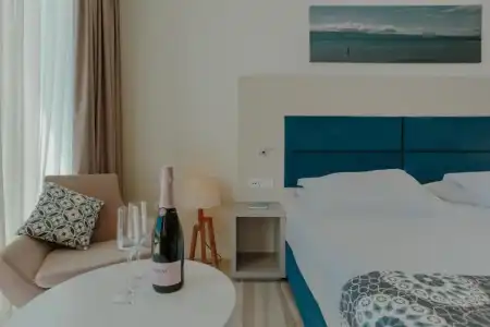Romana Beach Apartments - 50