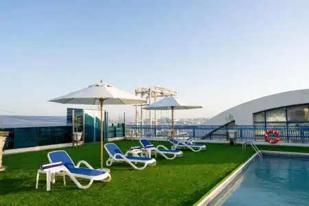 Luxe Grand Apartments - 42