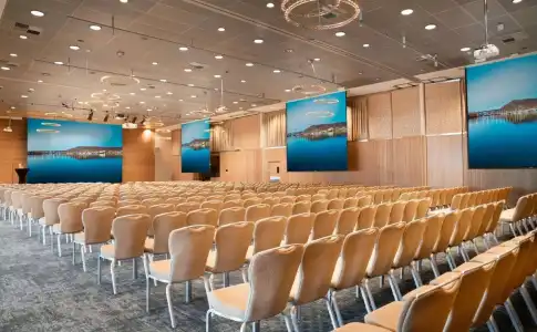 Radisson Blu, - 18