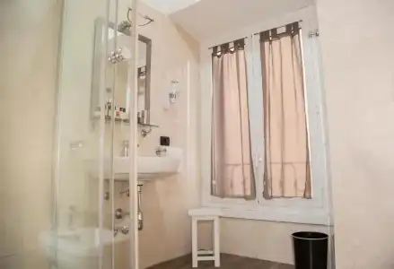 Inn Rome Rooms & Suites - 29