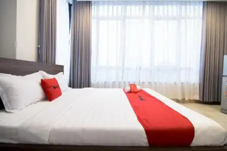RedDoorz Premium near Hang Xanh - 19