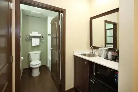 Best Western Pacific Inn - 56