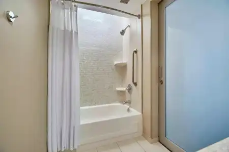 SpringHill Suites by Marriott Las Vegas Convention Center - 28