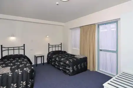 Fenton Court Motel - 4