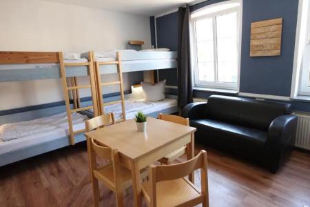Blue Doors Hostel Ktv - 25