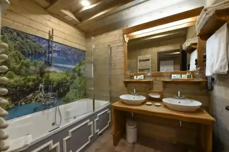 Lakeside Plitvice - 65