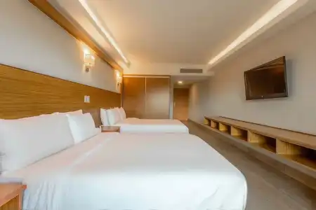 Weston Suites & - 62