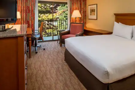DoubleTree by Hilton Seattle Airport - 5