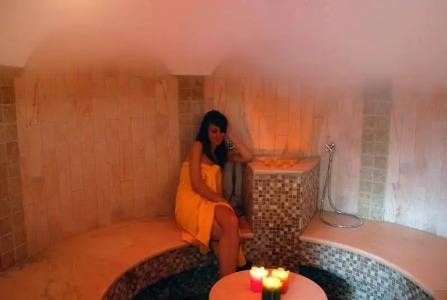 Belvedere & Paradise Club Center - 18