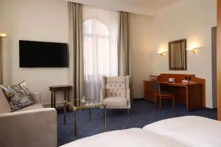 Bayerischer Hof Dresden - 79