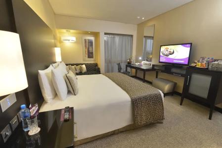 Crowne Plaza - 71