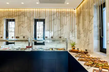 Cresanto Luxury Suites - 11