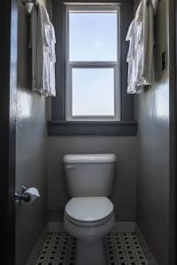 Gardner & Hostel - 105