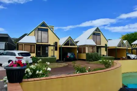 Bucklands Beach Waterfront Motel - 95