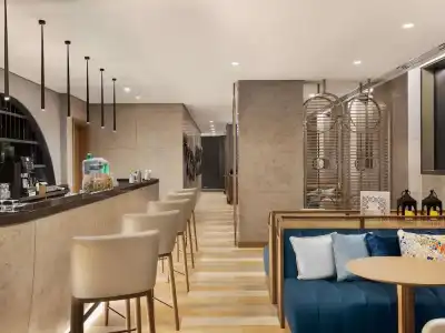Mercure Dubai Gold District - 22