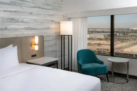 Hilton Los Angeles Airport - 73