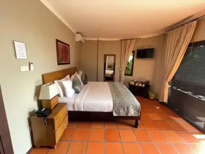 Beyond The Blue Horizon Villa Resort - 33