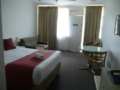 Taft Motor Inn - 5