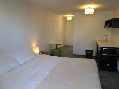 Waikiki Central - 12
