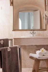 Mill Houses New Elegant Suites by Mr and Mrs White - 56