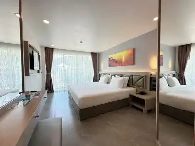 Clarian Beach Patong - 37