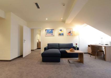 HiLight Suites - 24