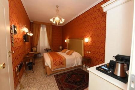 Romantic Escapade in Venice - 48