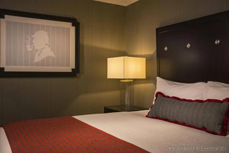 Pennyweight Boston, Curio Collection by Hilton - 5