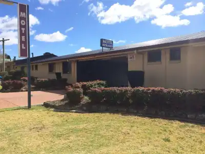 James Street Motor Inn - 0