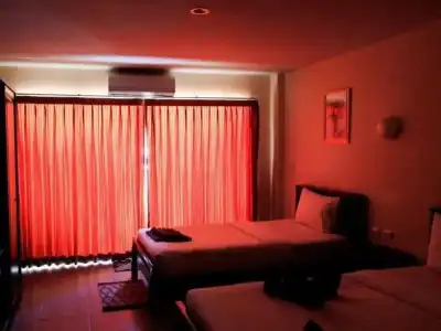 Number 1 Guesthouse & Restaurant - 28