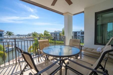 Naples Bay Resort & Marina - 88