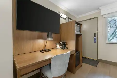 Best Western Plus Burnaby - 27
