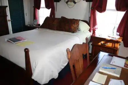 Woodrow House Bed & Breakfast - 53