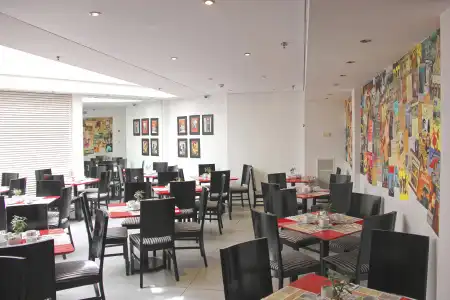 Center Chic - an Atlas Boutique - 18