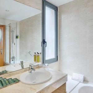 Sercotel Cornellà Barcelona - 37