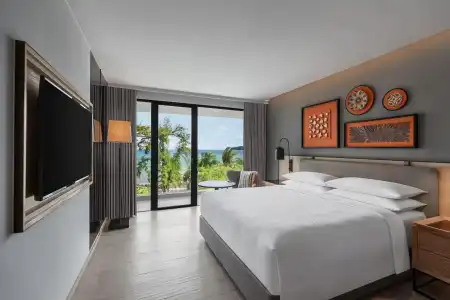 Four Points by Sheraton Phuket Patong Beach Resort - 6