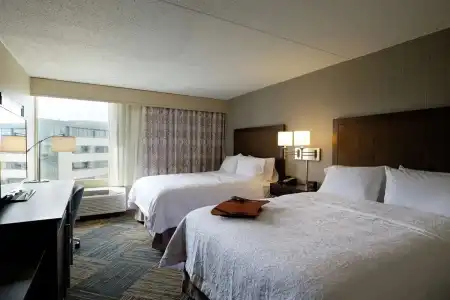Hampton Inn Green Bay Downtow - 40