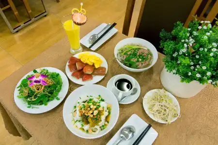 Happy Day Riverside & Spa Danang - 11