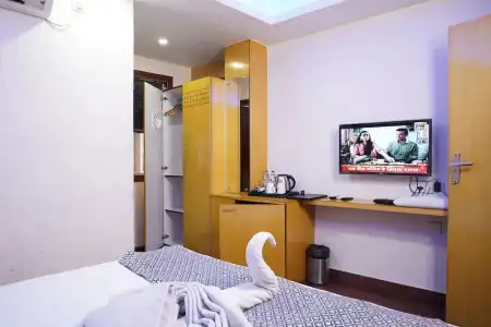 Emirates - 48