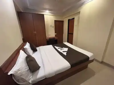 Lucky Goregaon - 30