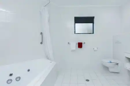 Aubyn Court Spa Motel - 86